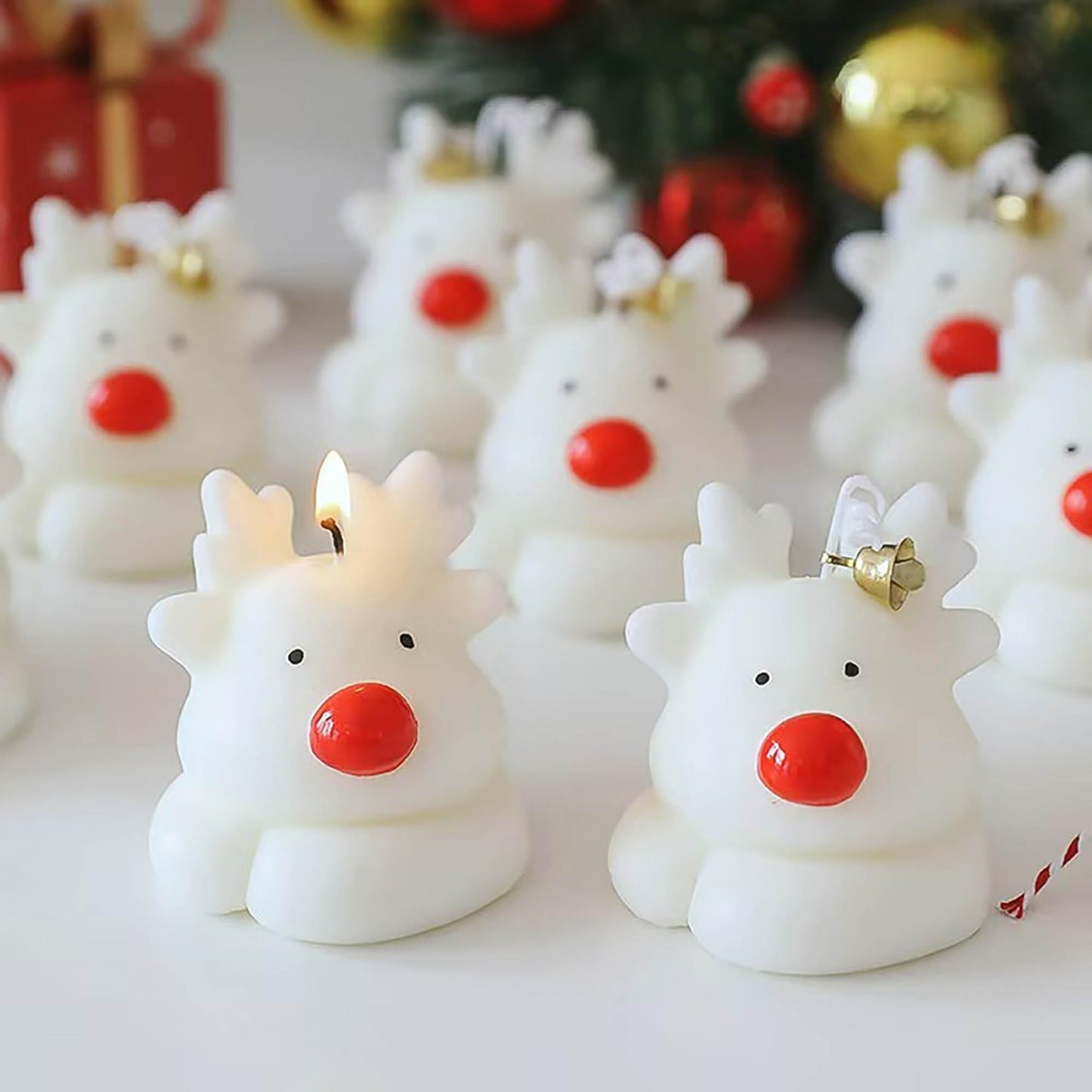 Cooary Christmas Juniper Scented Candle Xmas Tree Glove and Elk Shaped Soy Wax Candles