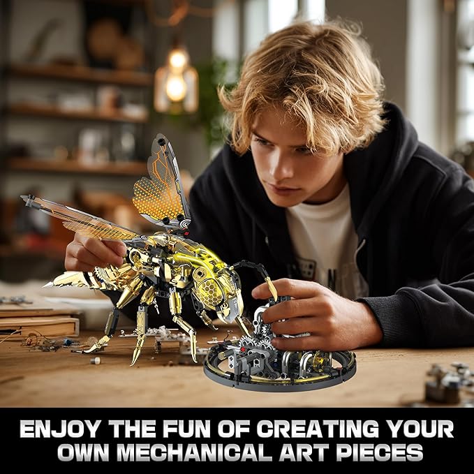 Mechanical Bee Building Set for Adults Technic Animal Building Block Insect Model with Lights & Moving Wings Golden Robot Bee Collectible Toy Kit Creative Display & Gift Idea 832Pcs