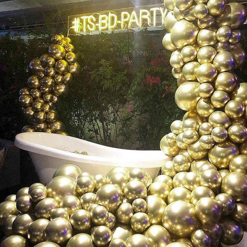 PartyWoo Gold Balloons 100pcs 12 Inch Gold Latex Helium Balloons for Birthday Wedding Anniversary Baby Shower Graduation Bachelorette Retirement Engagement Tea Casino Disco Party Decorations Gold-G101