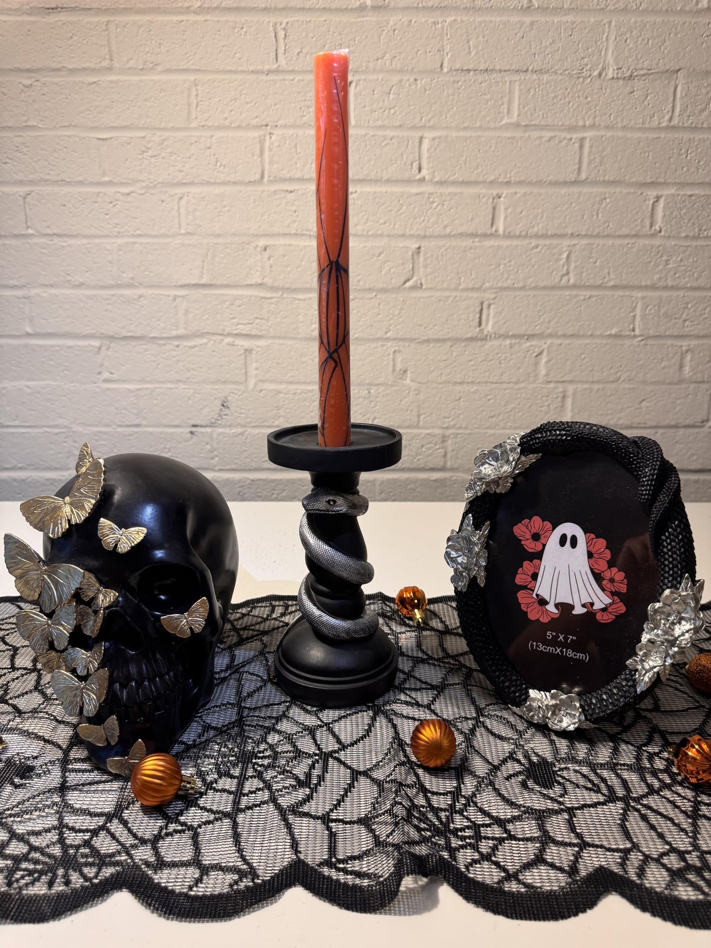 Set-Gothic Skull Decoration Set – 3 Piece Home Décor with Black Skull and Gold Butterflies, Candle Holder, and Photo Frame – Spooky Tabletop Decorations for Haunted House or Party”