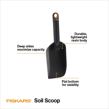 Fiskars Soil Scoop, Indoor Potting & Transplanting Tool for Medium Planters, Durable Lightweight Resin Garden Scooper with Flat Bottom & Deep Sides to Prevent Spills, 1.5 Cup Capacity, Black