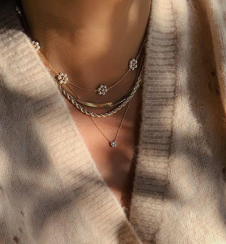 SmileBelle Daisy Pearl Necklace, Dainty Pearl Choker Necklace for Women as Flower Necklace Gift, 14K Gold Plated Stainless Steel Summer Merch as Birthday Gifts for Her Daisy Costume Gift