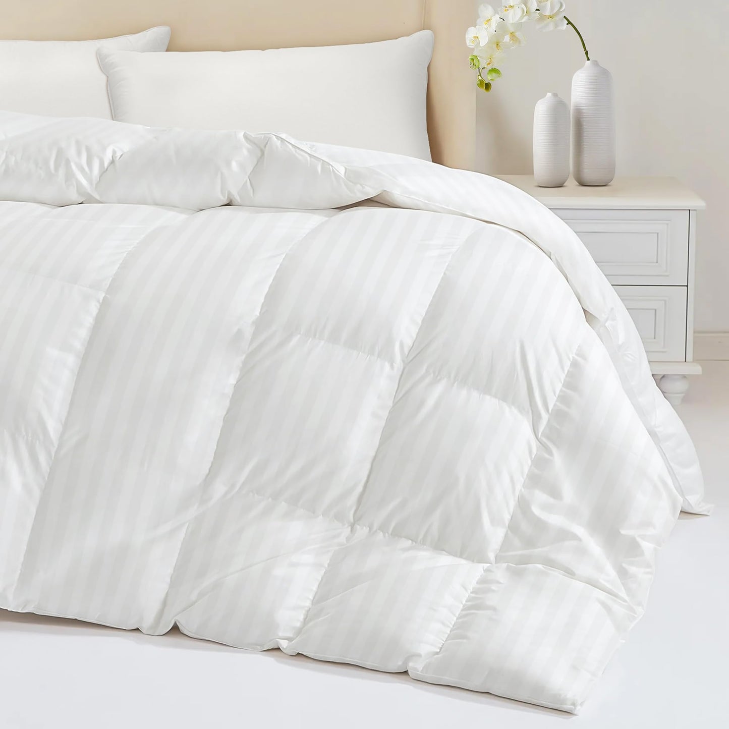 Down Feather Fiber Comforter Queen Size - All Season Luxury Hotel Duvet Insert, Medium Warmth, 750+ Fill Power Fluffy Premium Comforter with 8 Corner Tabs, White Cotton Cover, 90'' x 90''