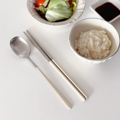 304 Stainless Steel durable Lightweight Korean-style Beautiful Cutlery Spoon and Chopsticks Set Scratch Resistant 2Pieces (Ivory+Brown)