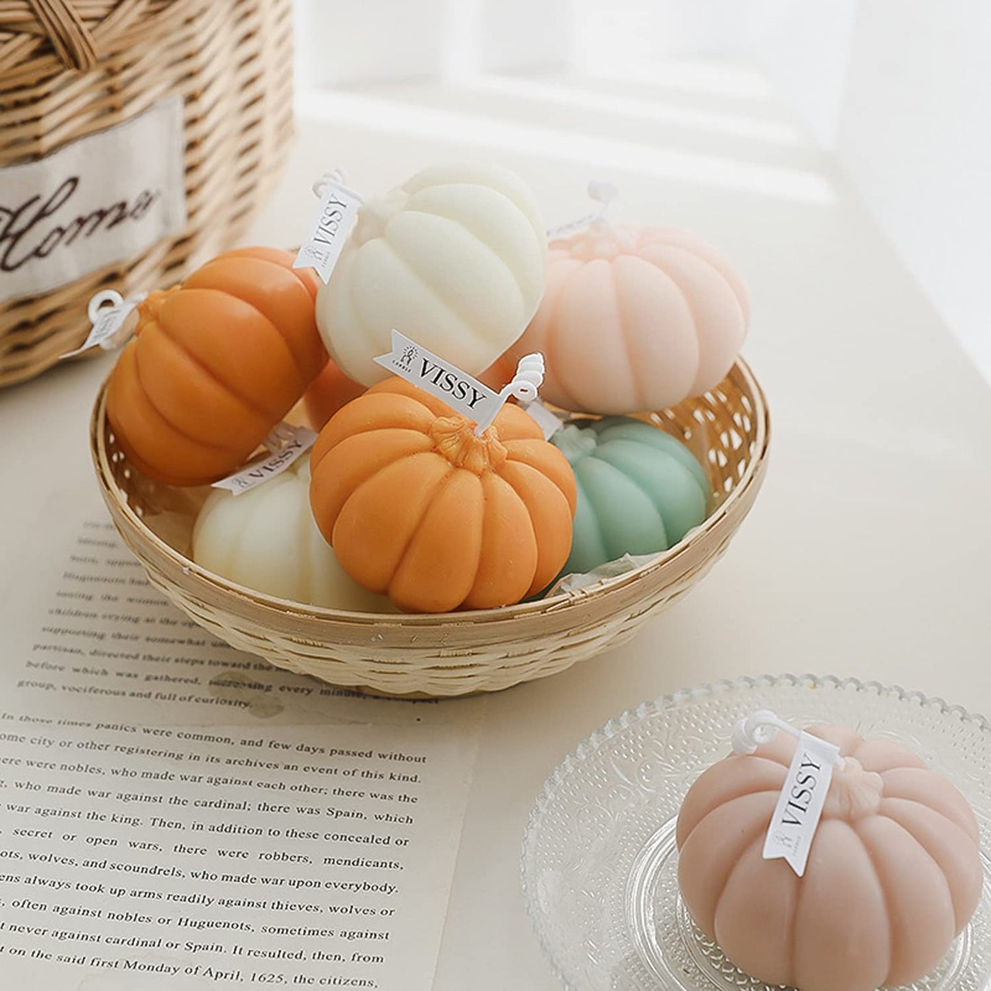Pumpkin Shaped Scented Candle,150G Fruit Aroma Soy Wax Decorative Candle for Table Photo Prop Birthday Gift,Prefect for Meditation Stress Relief Mood Boosting Bath Yoga (White)