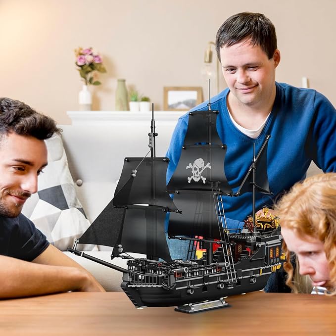 Pirate Ship Building Kit Black Pearl Caribbean Pirate Ship Mini Building Block Sets for Adults Pirate Ship Toys Gift for Kids Boys 8-12 Not Compatible with Lego Pirate Ship Set 1424 PCS