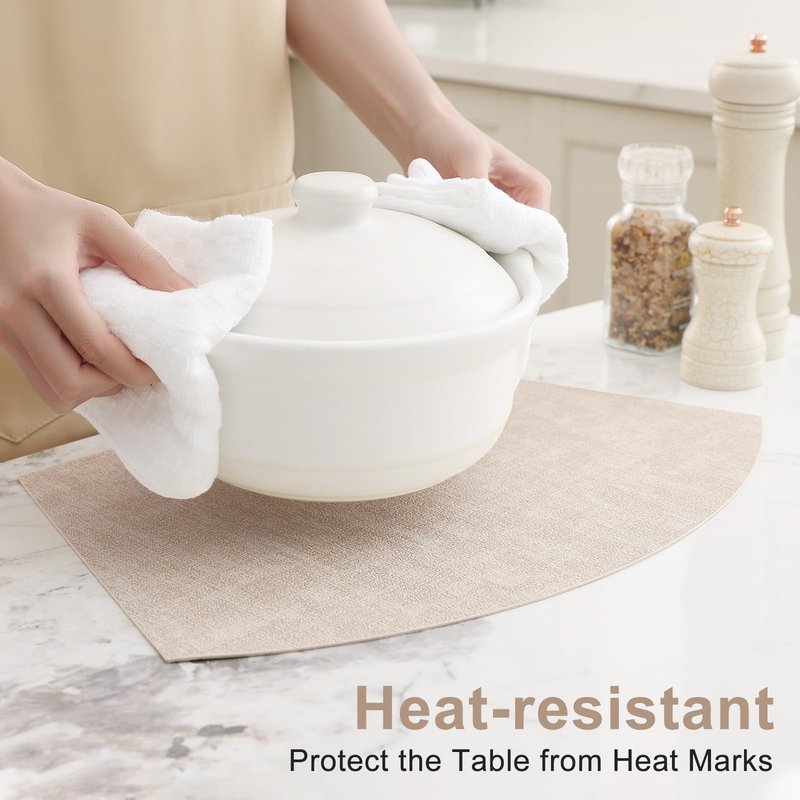 Homaxy Round Table Placemats Set of 6, Washable Wedge Shaped Faux Leather Table Mats, Wipeable Kitchen Dinner Place Mats for Indoor Outdoor, Beige