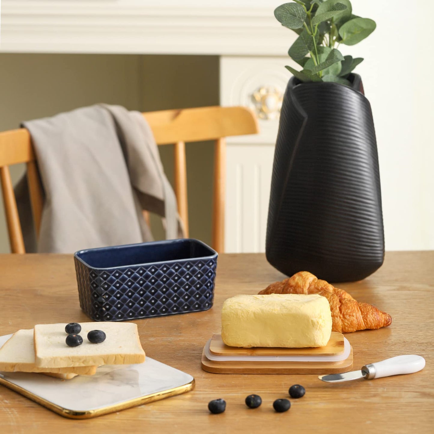 Hasense Ceramic Butter Dish with Lid, Butter Container for Countertop Airtight Butter Stick Covered Keeper,Navy Blue Embossed Pattern,Easy Clean Dishwasher Safe