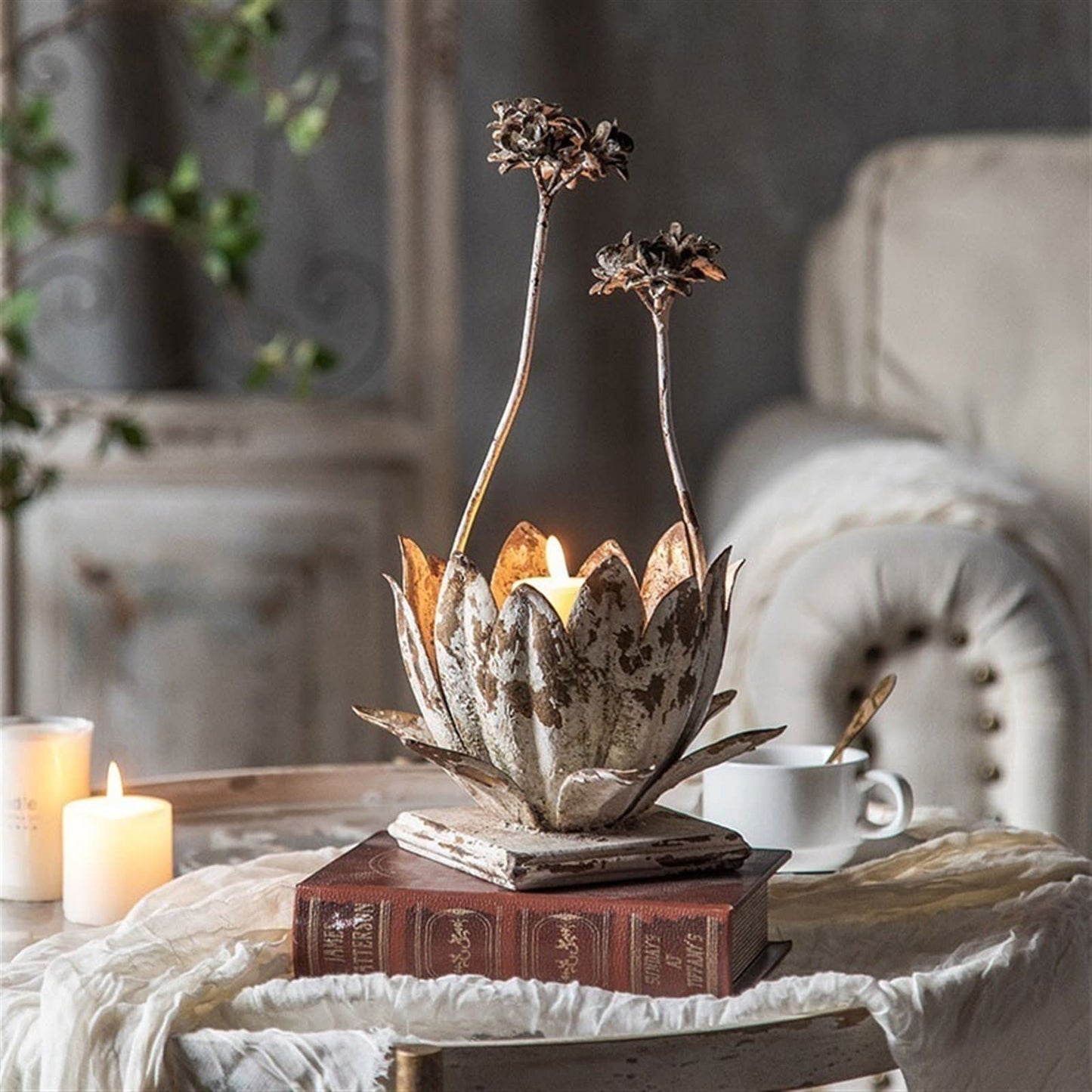 cfycfy987 Candelabra European Style Retro Flower Candlestick Iron Tabletop Decorative Ornaments Wedding Party Decoration Shooting Props Candle Sticks Holder