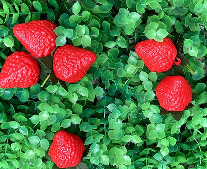 Aliotech 18PCS Plastic Artificial Red Strawberries Fake Lifelike Simulation Realistic Strawberry Artificial Fruits Decoration Photography Prop for Home Kitchen Decoration