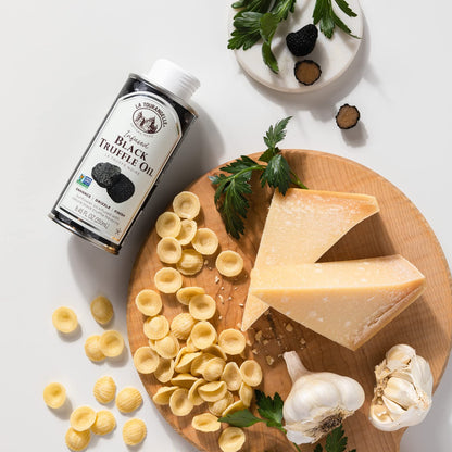 La Tourangelle, Black Truffle Oil, Complex Gourmet Earthy Flavor for Drizzling over Pasta, Popcorn, Vegetables, Potatoes, Soup and More, 8.45 Fl Oz