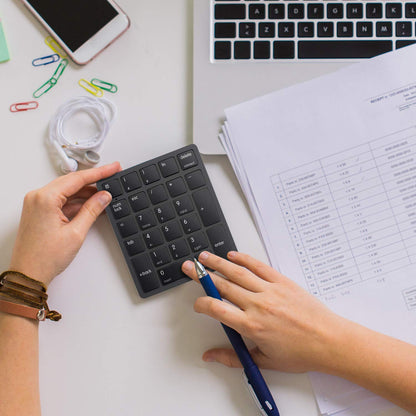 havit Bluetooth Number Pad Wireless Numeric Keypad Numpad 26 Keys Portable Mini Financial Accounting Rechargeable Numeric Pad for Windows Laptop Desktop, PC, Notebook (Black)