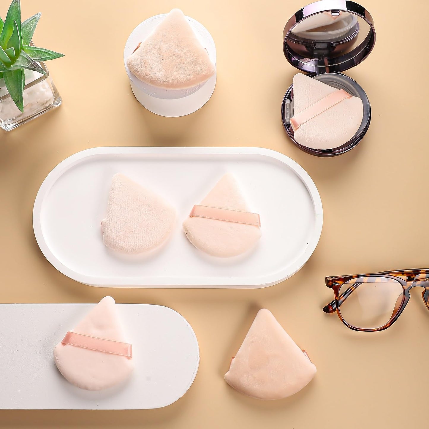 Pimoys 6 Pieces Powder Puff Face Makeup Sponge Soft Velour Triangle Powder Puffs Beauty Sponge Stocking Stuffers for Loose Powder (Black, Pink)