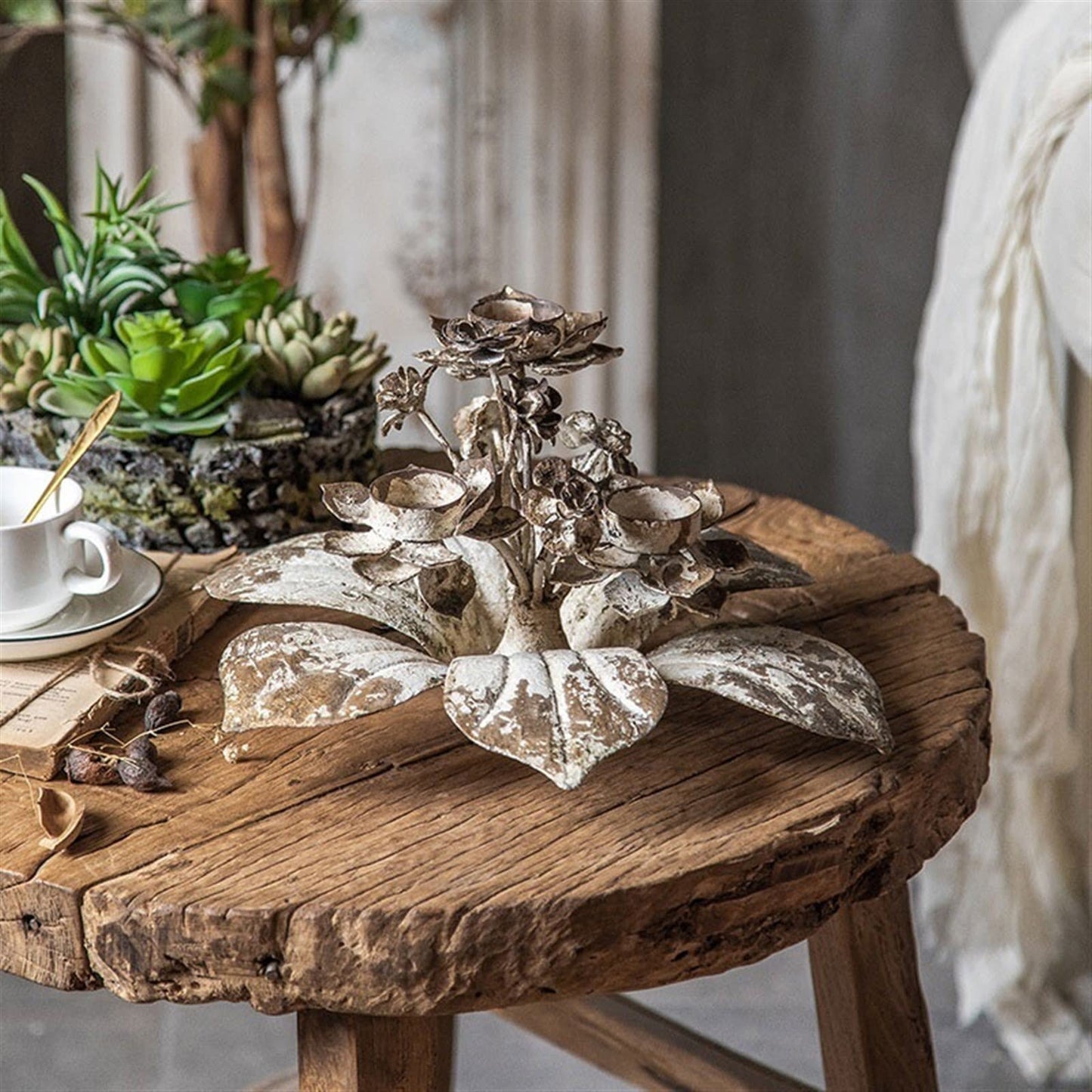 cfycfy987 Candelabra European Style Retro Flower Candlestick Iron Old Table Decoration Wedding Party Decoration Shooting Props Candle Sticks Holder