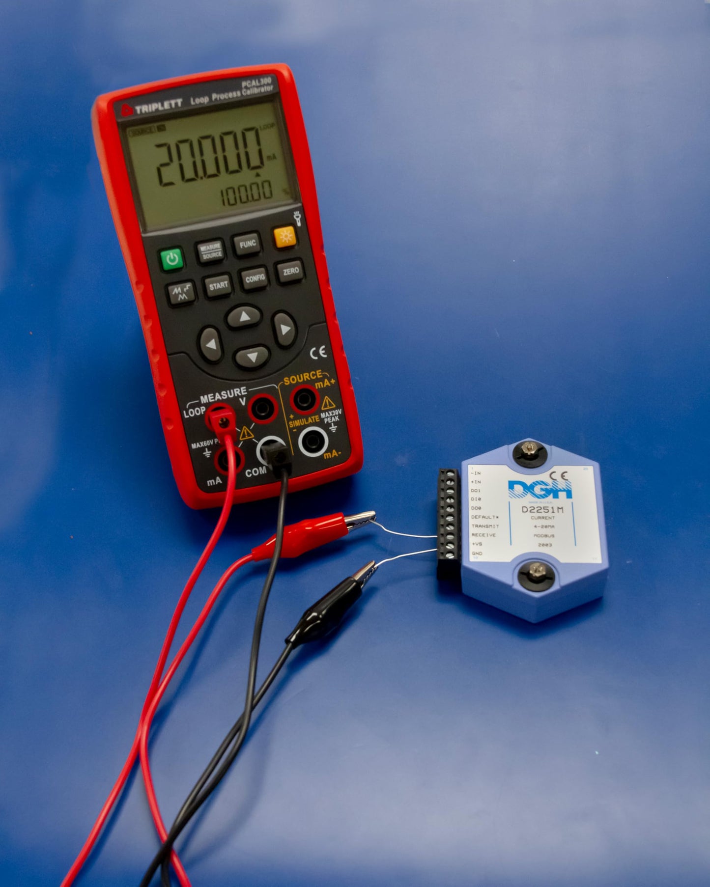 Triplett PCAL300 Loop Process Calibrator - Measure DC Voltage/Current and Source DC mA Current