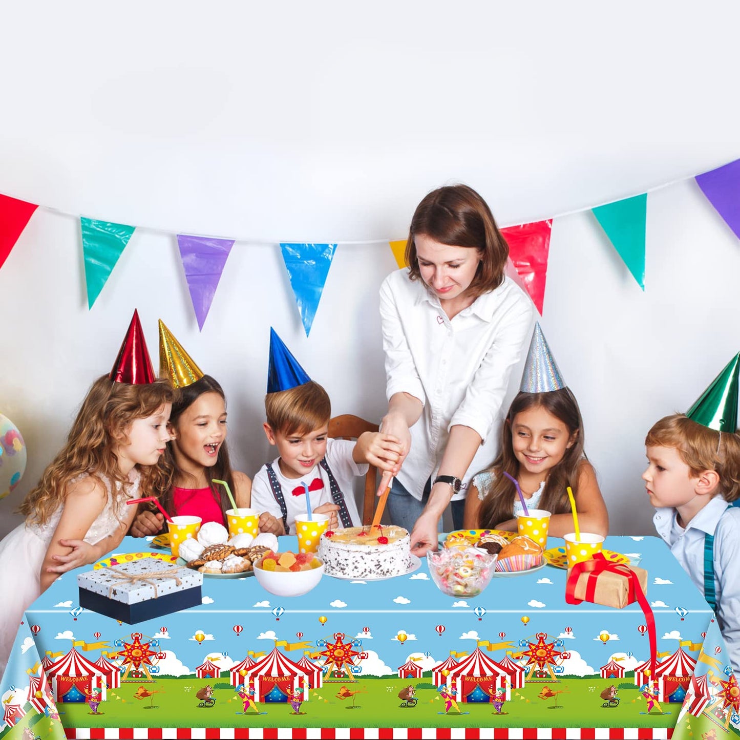 QUERICKY 2 Pack Circus Theme Tablecloths, 220x130cm Carnival Rectangle Table Cover, Red and White Striped Table Cloth for Kids Birthday Party, Circus Carnival Party Decorations Supplies