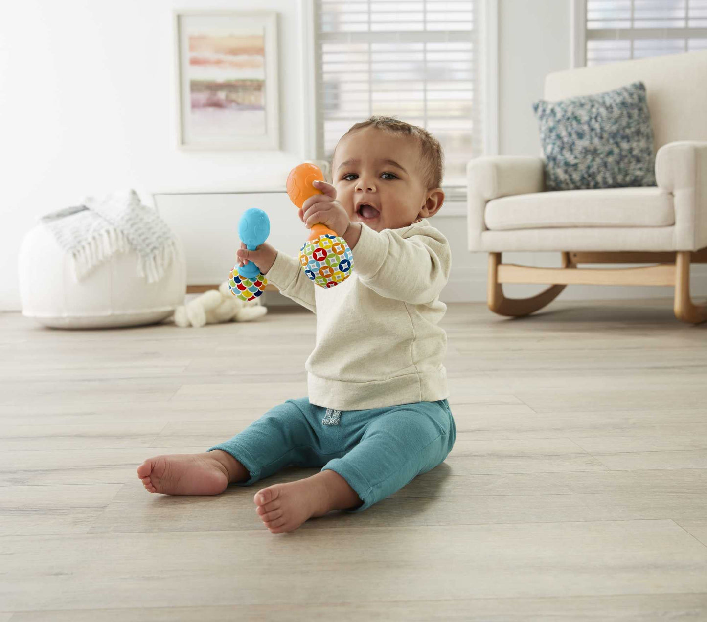 Fisher-Price Newborn Toys Rattle 'n Rock Maracas, Set of 2 Soft Musical Instruments for Babies 3+ Months, Blue & Orange