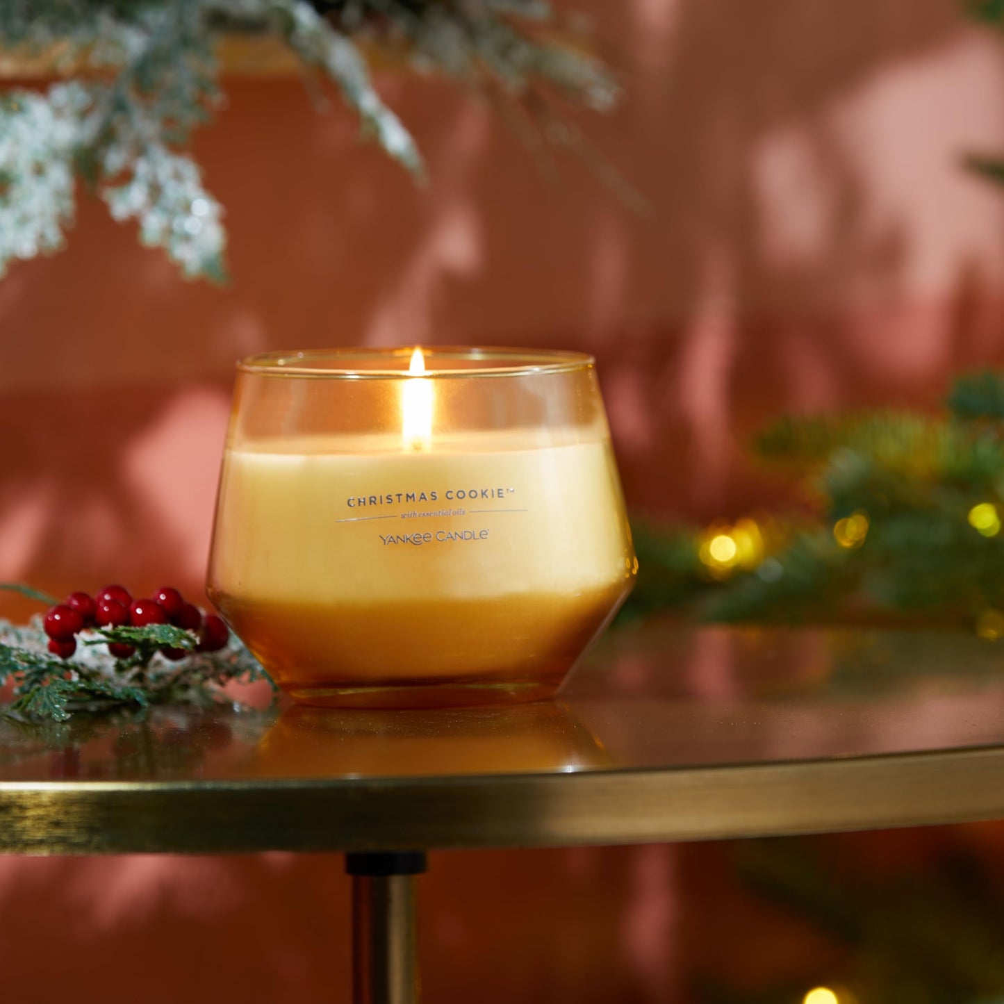 Yankee Candle Studio Scented Candle | Christmas Cookie Medium Candle | Long Burning Candles: 35-50 Hours | Stylish Glass Vessel Design with Cream Wax | Perfect Gifts