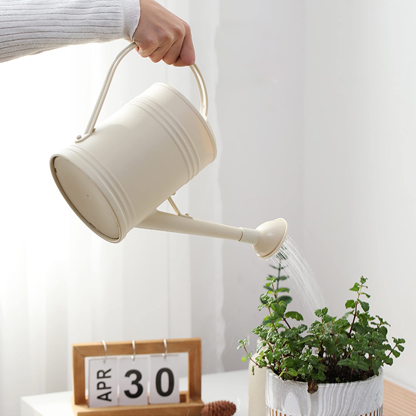 Watering Can for Indoor Plants, Flower Watering Can, Plastic Water Can for Plants with Sprinkler Head 68 oz, 1/2 Gallons