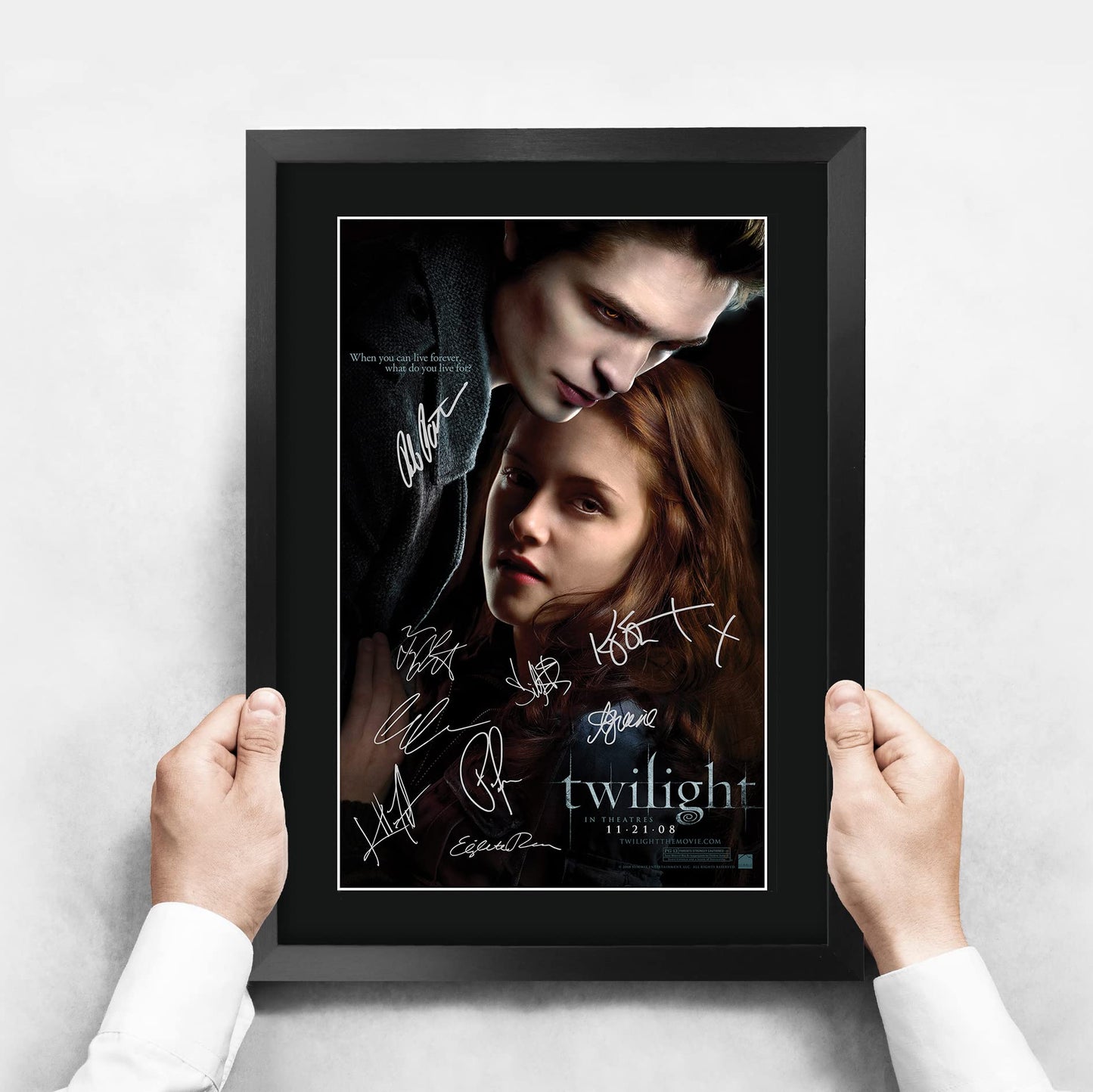 HWC Trading Twilight The Cast Kristen Stewart Robert Pattinson 16 x 12 inch Framed Gifts Printed Poster Signed Autograph Picture for Movie Memorabilia Fans - 16" x 12" Framed