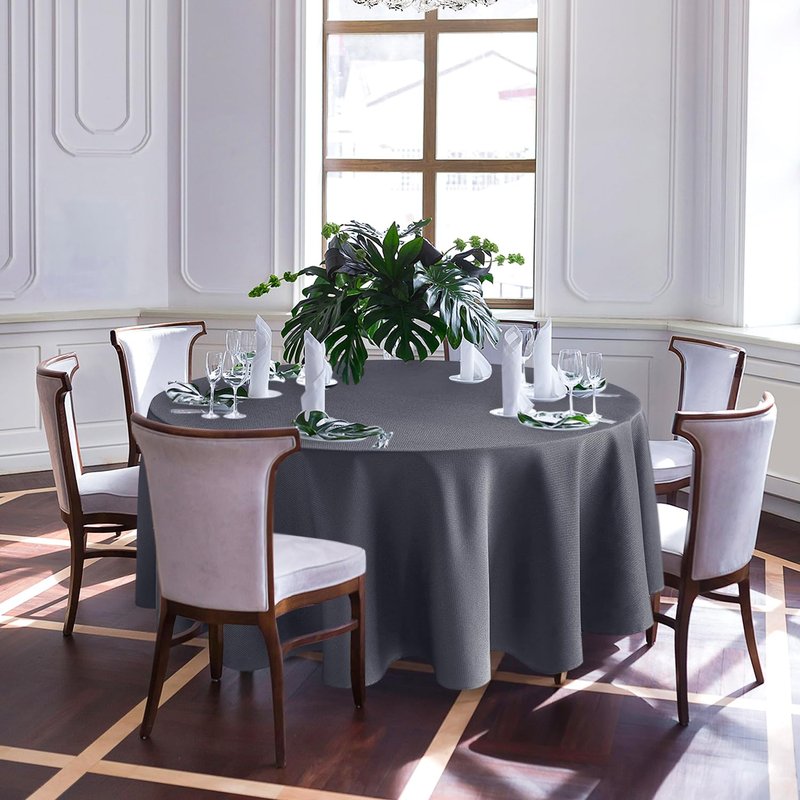 Biscaynebay Textured Fabric Round Christmas Table Cloths 108", Hunter Green Water Resistant Folding Table Covers for Dining, Kitchen, Wedding, Parties etc. Machine Washable