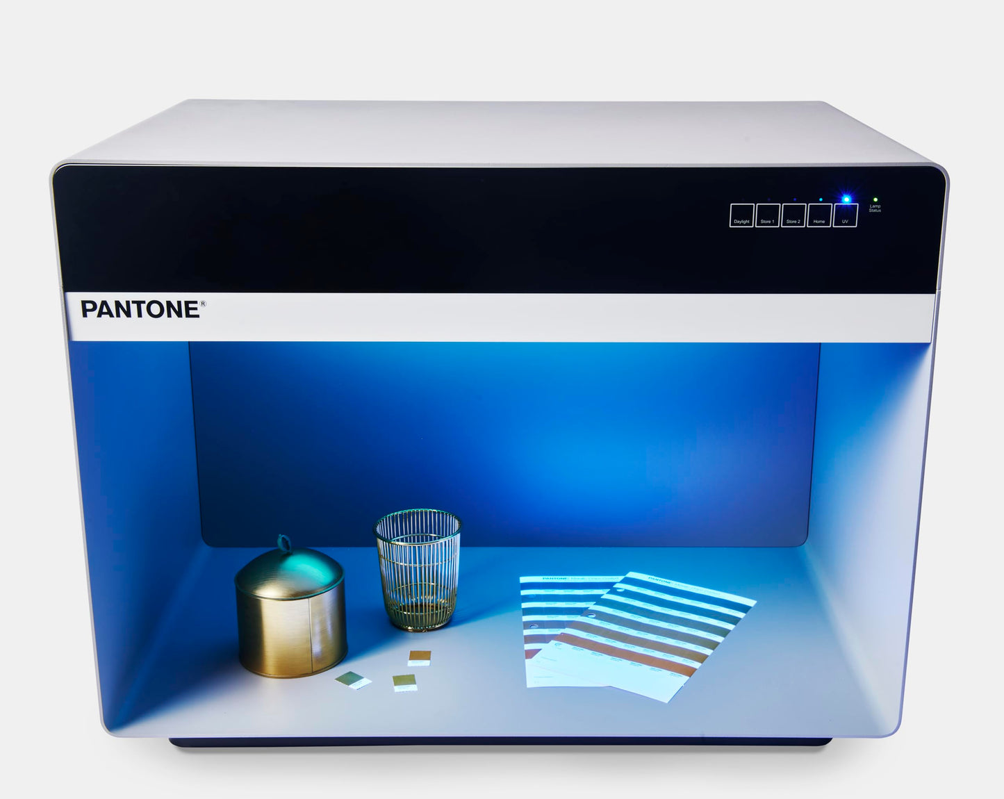 Pantone 5-Light Booth with D65 Fluorescent and Halogen Settings - Color Assessment Cabinet | P5D65840