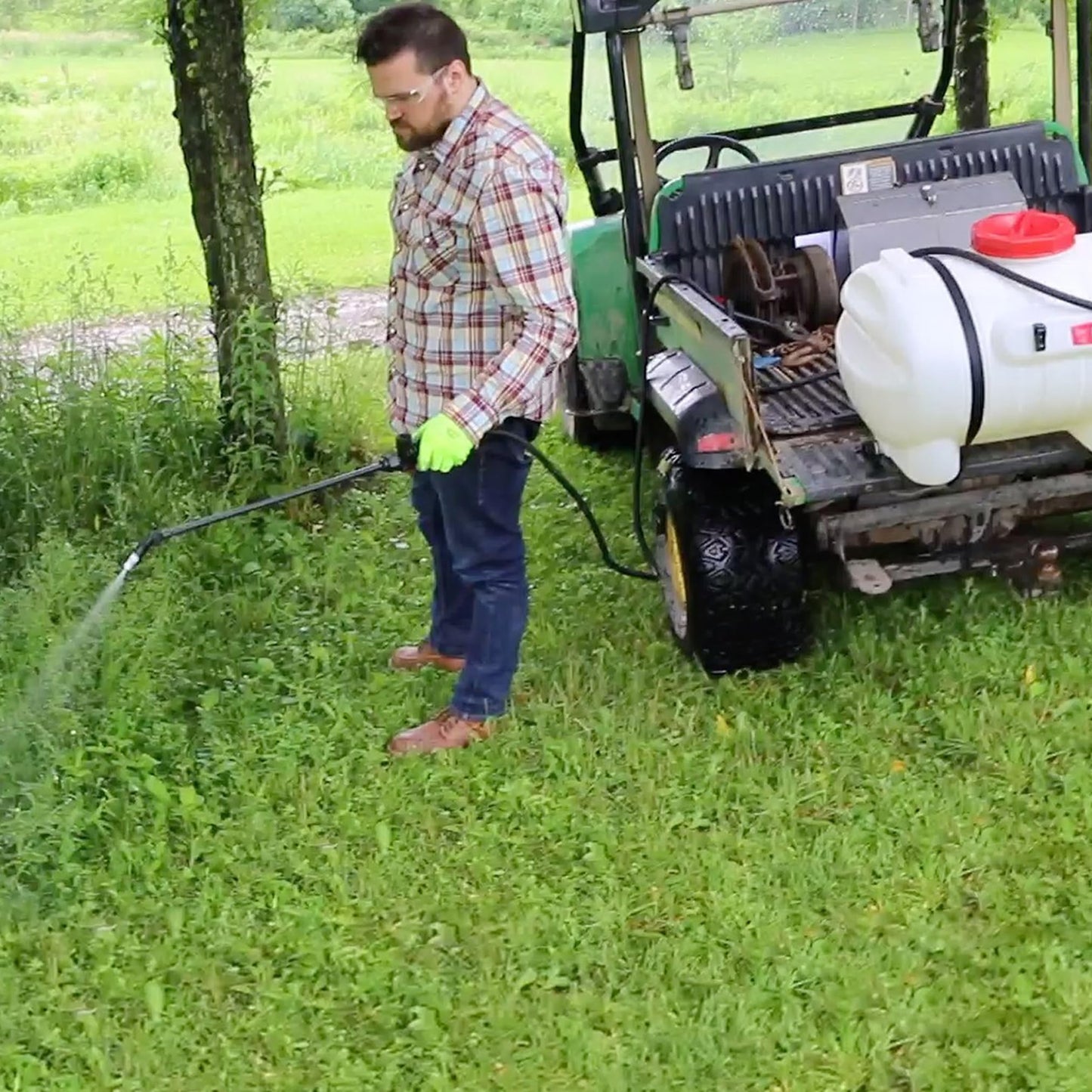 Chapin 97200E Made in the USA 15 Gallon ATV/UTV 12 Volt Mounted Spot Sprayer With 6 Inch Wide Mouth, High Performing 12 V Diaphragm Pump and Filtration System and 18 Inch Spray Wand, Translucent White
