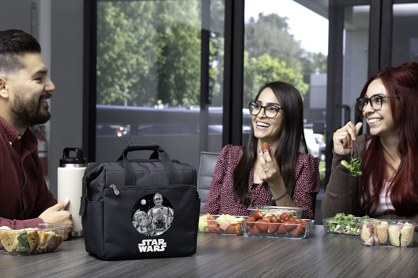 PICNIC TIME Star Wars Droids On The Go Lunch Bag, Soft Cooler Lunch Box, Insulated Lunch Tote, Leak-Resistant Work Lunchbox, Reusable Thermal Cooler Bag, (Black)