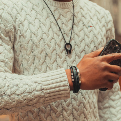 SERASAR Pulsera de cuero plateado para hombre 20cm Idea regalo Caja Piel vacuno trenzada genuino trenzado multicapa ajustable con cierre magnético
