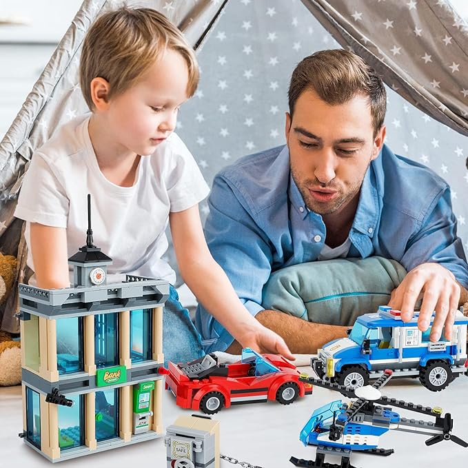 City Police Catch Thief Building Block Set with Cop Car Bank Helicopter Getaway Sports Car Fun Police Chase Toy for Kids Best Learning &amp Roleplay STEM Toy Gift for Boys Girls Ages 6+ (625pcs)