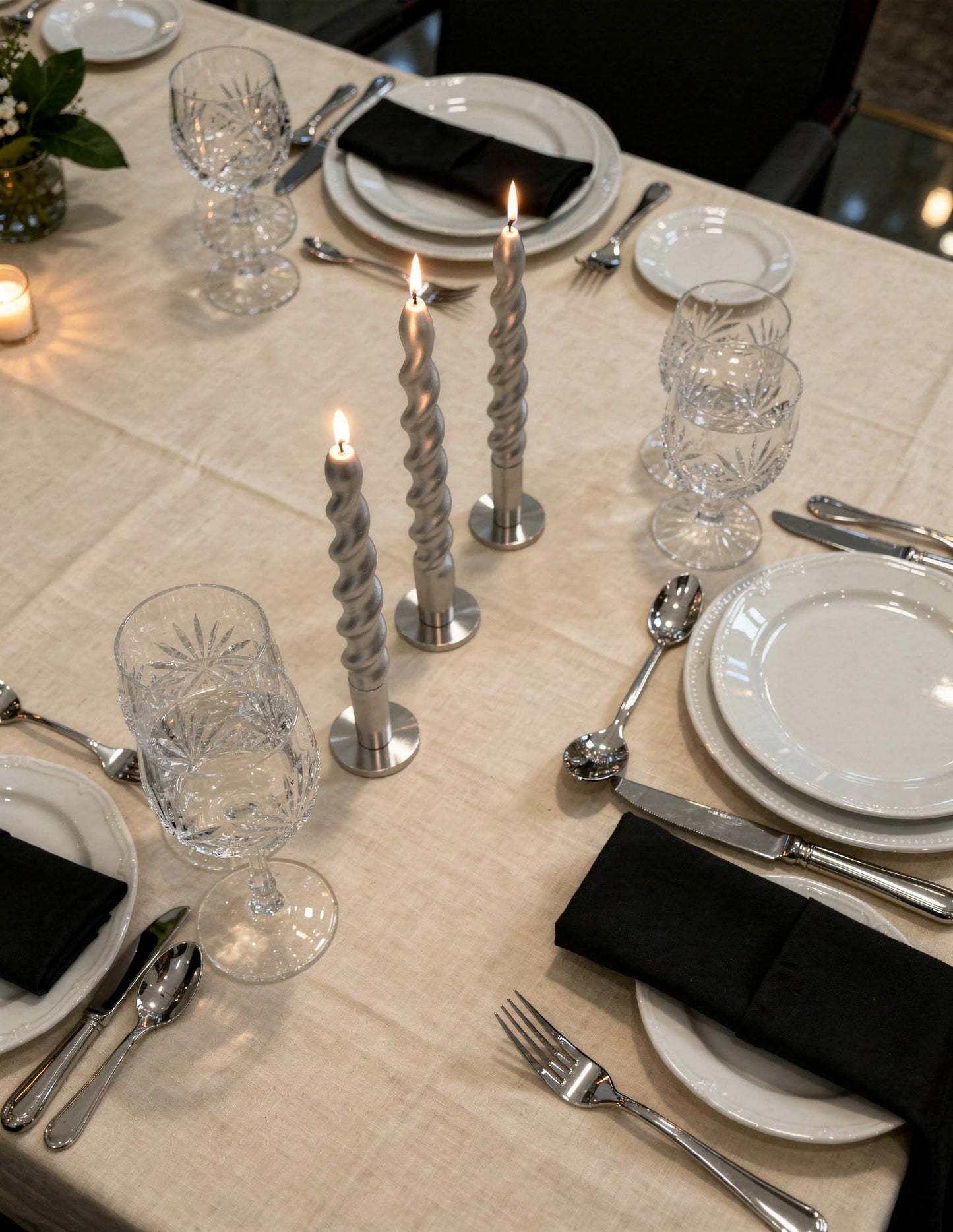 Viyffo Spiral Taper Candles 12 Inch – 4 Pack Silver, Dripless, Unscented, Smokeless – 9 Hour Burn – Tall Candlesticks for Wedding, Dinner, Holiday, Party, Home Decor