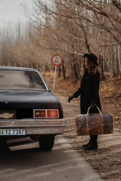 Aaron Leather Goods – Full Grain Leather Duffel Bags for Travel, Weekend, Overnight, and Sports Gym | Stylish Bags for Men and Women.