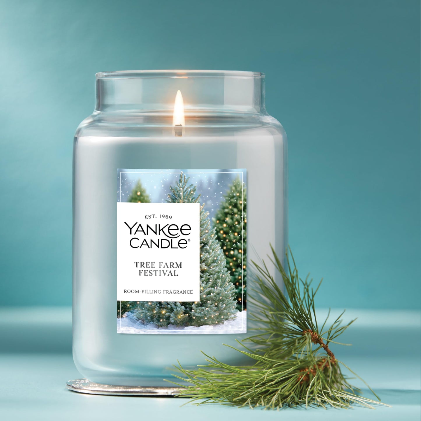 Yankee Candle Tree Farm Festival, Christmas Scented Candle, 22oz Large Jar with up to 150 Hour Burn Time, Giftable