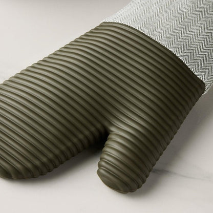 KITCHENAID® Evergreen Design Series Herringbone Ribbed Soft Silicone Oven Mitts 2-Pack Set, Heat Resistant up to 500°F, Flexible & Waterproof, Deep Forest Green, 7"x14"