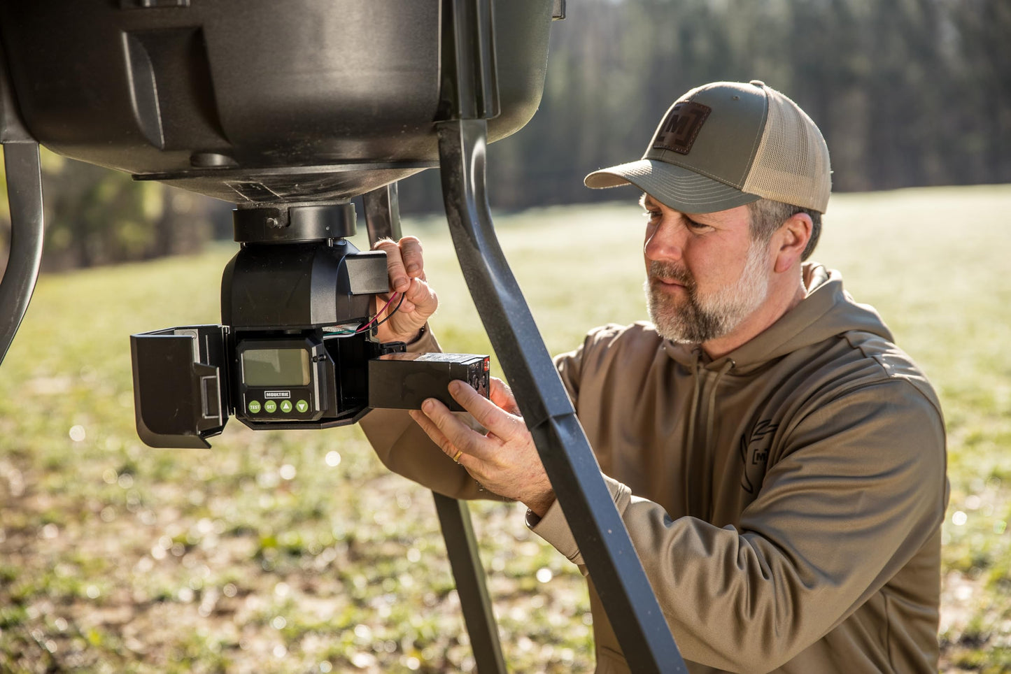 Moultrie 250 Lb Pro Hunter III Directional Feeder - Deer & Fish Pond, Bluetooth App Control, 10 Daily Feed Times, MFG-15105
