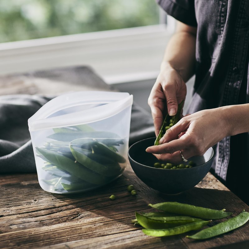 Stasher Silicone Reusable Storage Bag, 4-Cup Bowl, Reusable Snack Bag, Microwave, Dishwasher, Oven Safe, Sous Vide, Premium Lunch Container, Eco Friendly, Food Storage Bag, Freezer Bag, 32 oz, Clear