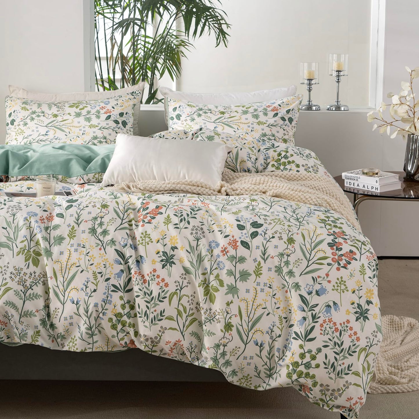 BUPIRD Queen Floral Comforter Set Soft Cute Floral Bedding Comforter Sets Garden Style Red Flower Print Botanical Flowers Comforter Set for All Seasons 1 Comforter and 2 Pillowcases