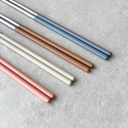 304 Stainless Steel durable Lightweight Korean-style Beautiful Cutlery Spoon and Chopsticks Set Scratch Resistant 2Pieces (Ivory+Brown)