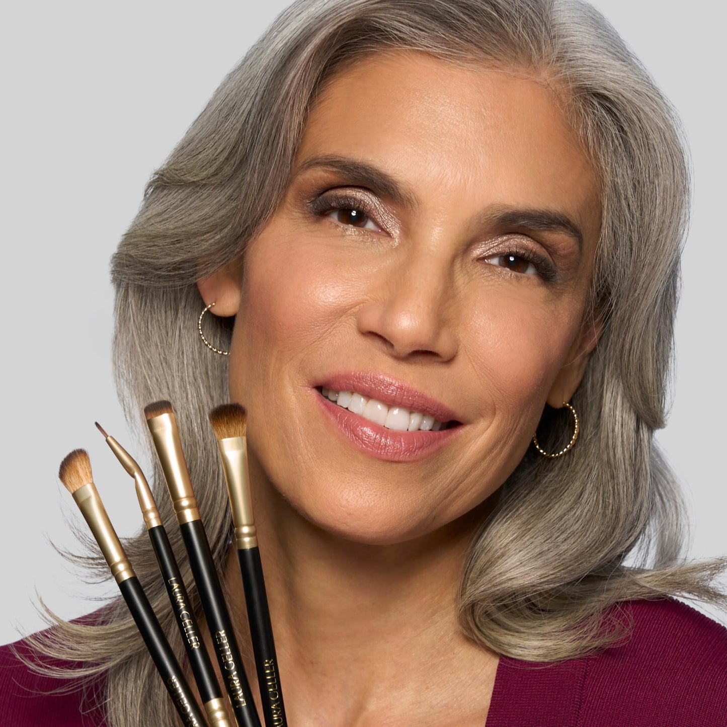 LAURA GELLER NEW YORK Retractable Black Kabuki Brush for Liquid, Cream and Powder Face Makeup With Aluminum Handle
