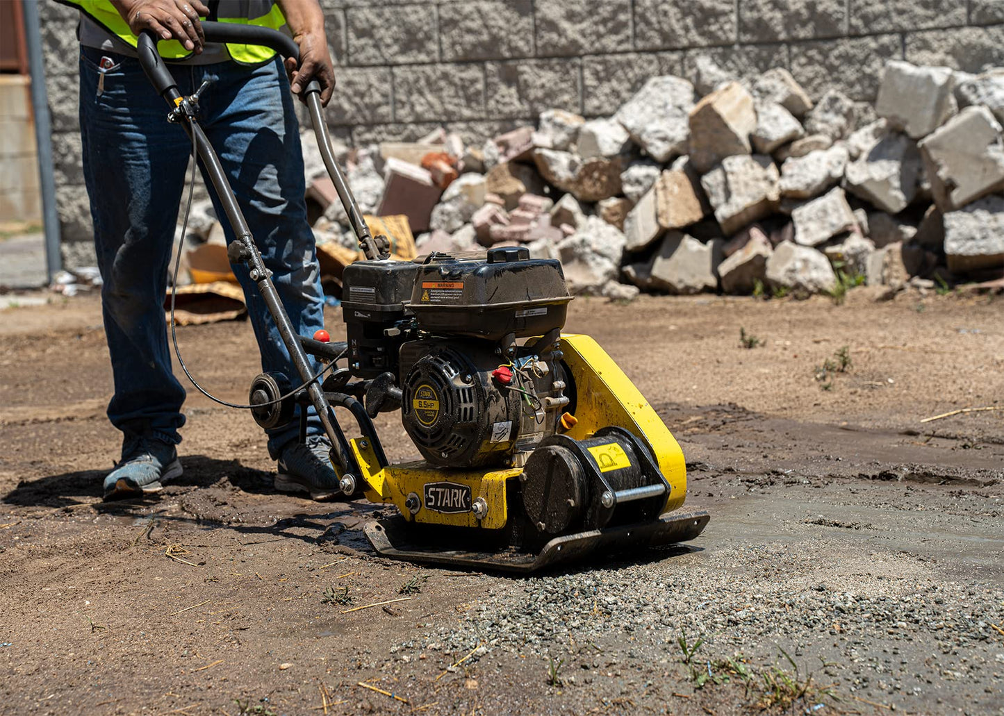 Stark USA 7.0HP 5000VPM 5500MAX Gas Vibration Compaction Force 20 x 14 inch Plate Compactor Tamper Concrete w/Built-in Wheel