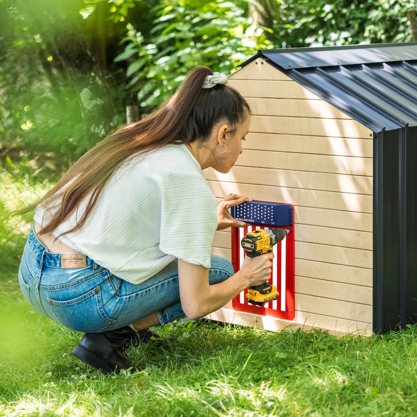 RUN-CHICKEN Door T50 – Automatic Chicken Coop Door Opener, Battery Powered & Weatherproof Aluminum, Smart App & Timer Control, Predator Proof, Easy Install, Reliable All-Season Performance (USA)