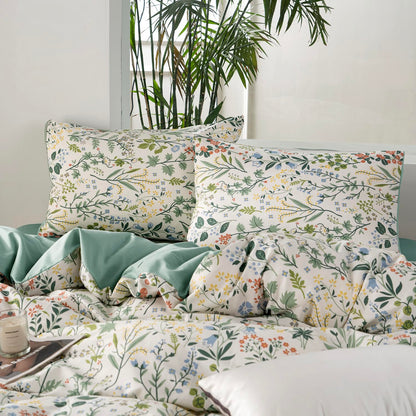 BUPIRD Queen Floral Comforter Set Soft Cute Floral Bedding Comforter Sets Garden Style Red Flower Print Botanical Flowers Comforter Set for All Seasons 1 Comforter and 2 Pillowcases