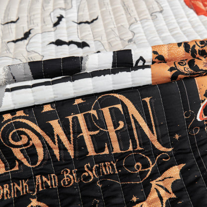 Cmfshape Halloween Quilt Set King Size,Black Reversible Quilt Bedding Set 3PCS,Bat Pumpkin Spider Festival Themed Bedspread King,Decorative Bedding Coverlet with 2 Pillow Shams(Black&White,104"x90")