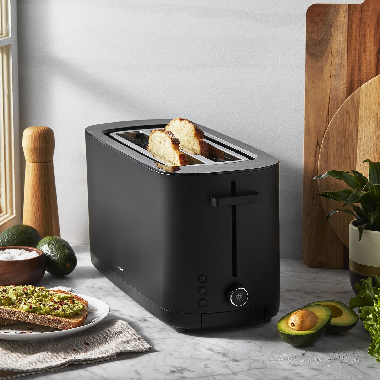 ZWILLING Enfinigy, 4-Slice Long Slot Toaster, Extra Wide 1.5" Slots for Bagels and Toast, Black
