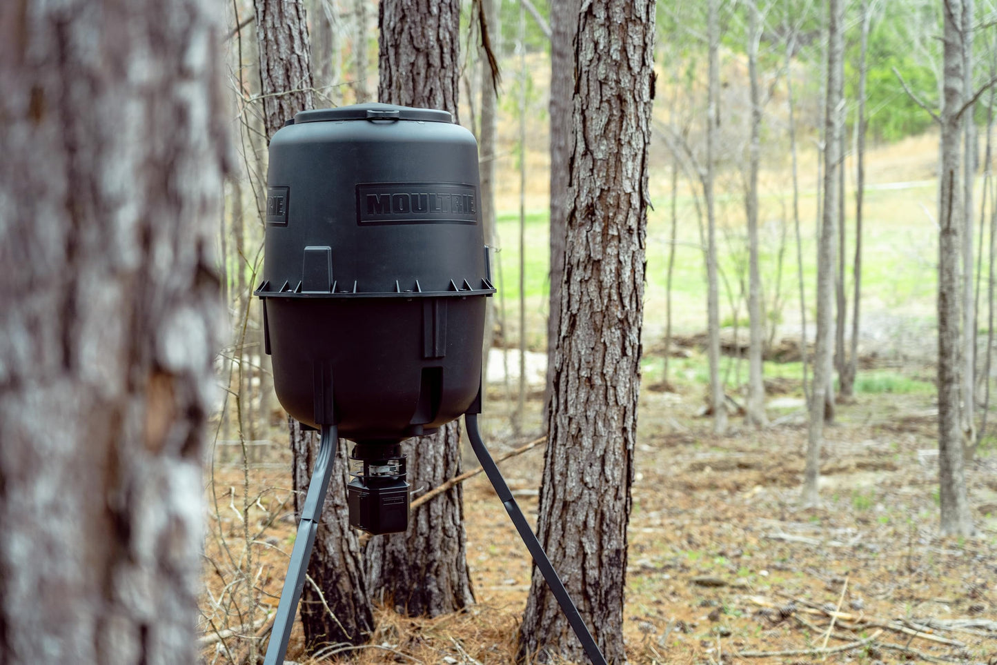 Moultrie 250 Lb Pro Hunter III Deer Feeder - Bluetooth App Control, 10 Daily Feed Times, Pairs with Edge 3, MFG-15104