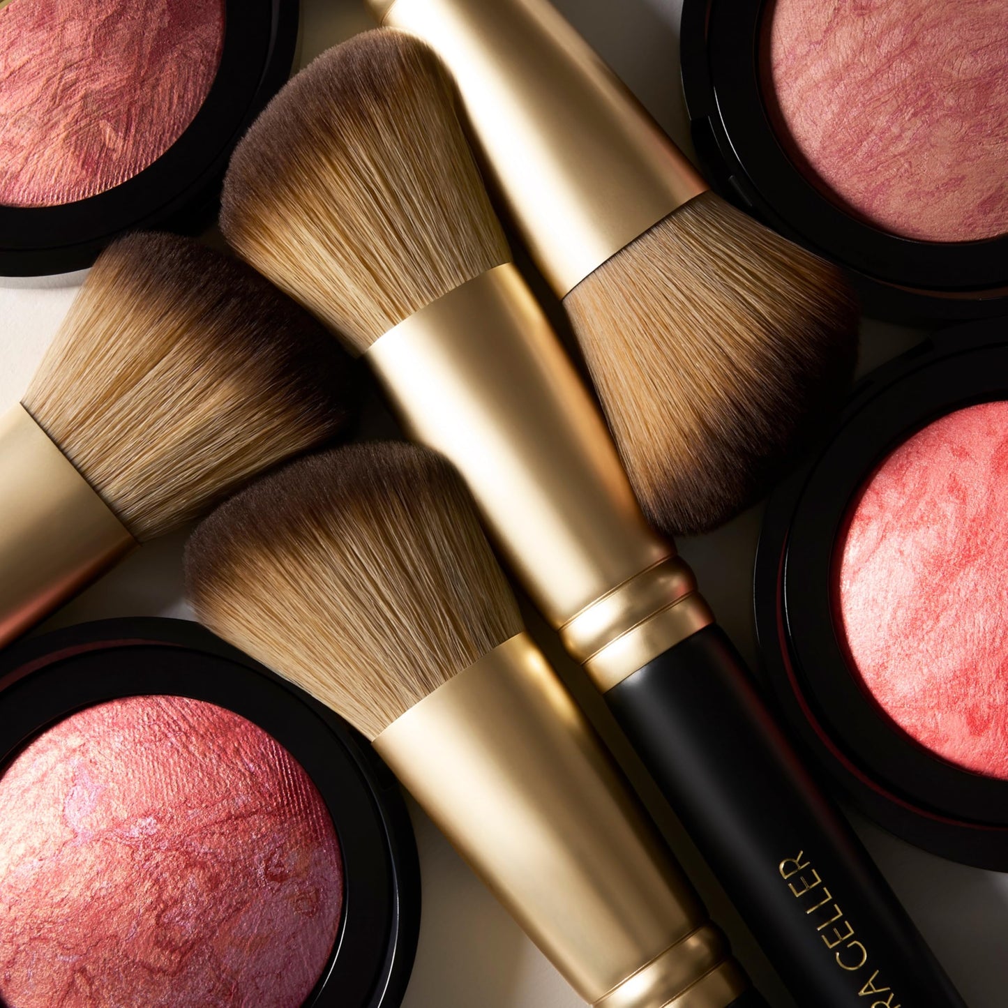 LAURA GELLER NEW YORK Retractable Black Kabuki Brush for Liquid, Cream and Powder Face Makeup With Aluminum Handle
