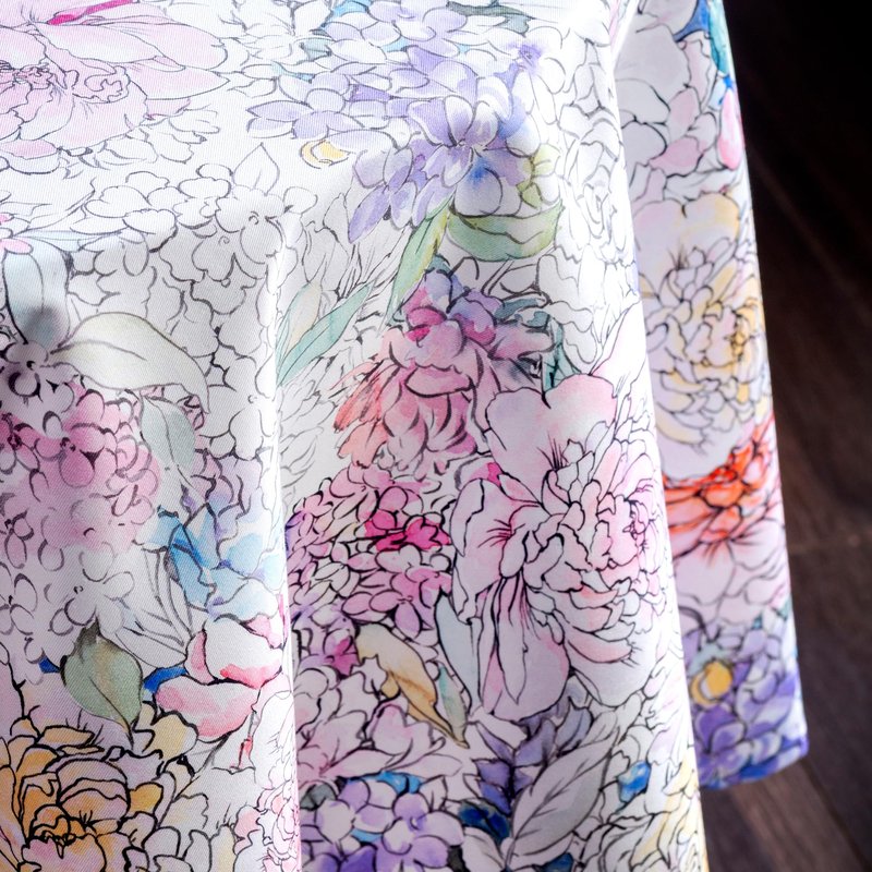 Maison d' Hermine Table Cloth Round Table 100% Cotton 63 Round Inches Tablecloth Reusable Decorative for Dining Kitchen Room Farmhouse Home Gifts for Mothers Day Spring Summer - Floral Love