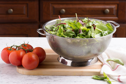 Bellemain 3 Qt Metal Colander with Handle | Pasta, Spaghetti, Berry, Fruit, Vegetable, Kitchen Food Strainer Basket | 18/8 Stainless Steel Colander Bowl | Pot Drainer for Cooking, Sifter Strainer