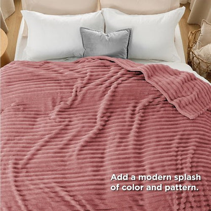 Bedsure GentleSoft Full Blanket - Cozy Dusty Pink Fleece Throw for Women | Perfect Gift for Mom, 84x90 Inches